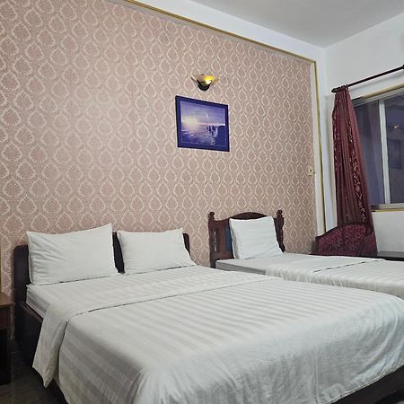 Hotel Khach San Trung Mai Thành Pho Ho Chí Minh Esterno foto