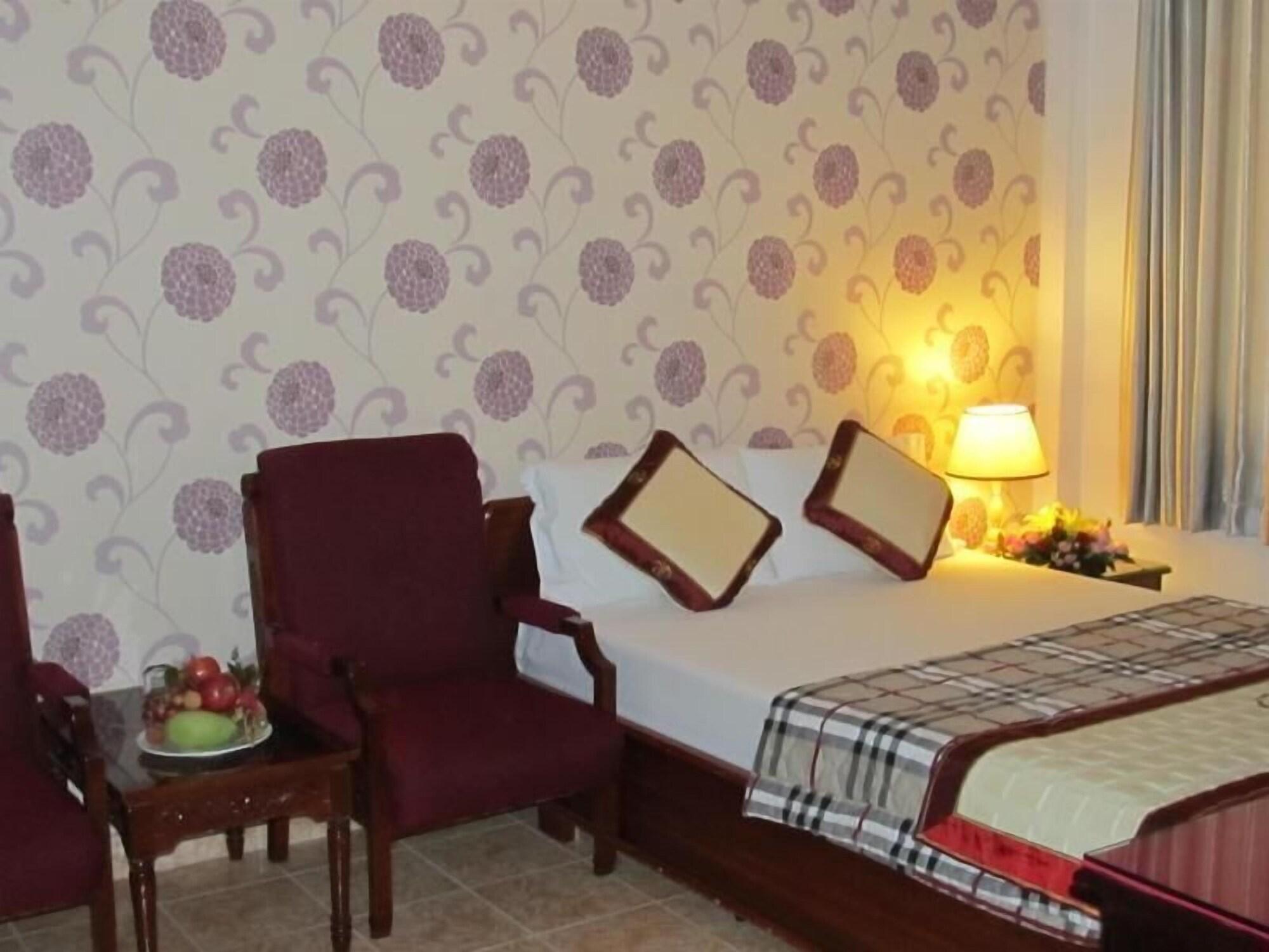 Hotel Khach San Trung Mai Thành Pho Ho Chí Minh Esterno foto