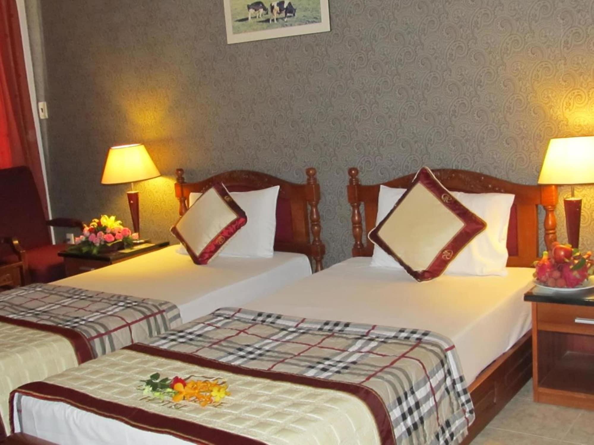 Hotel Khach San Trung Mai Thành Pho Ho Chí Minh Esterno foto