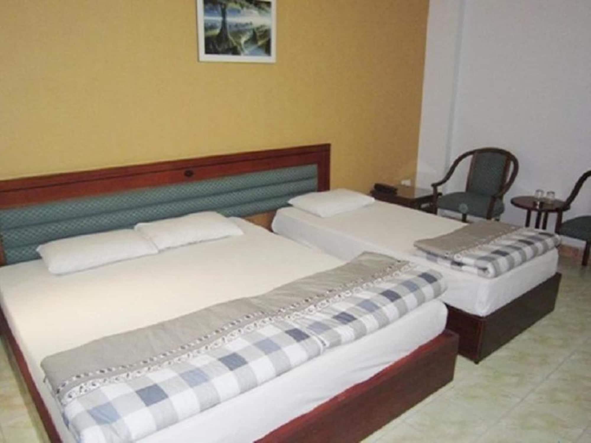 Hotel Khach San Trung Mai Thành Pho Ho Chí Minh Esterno foto