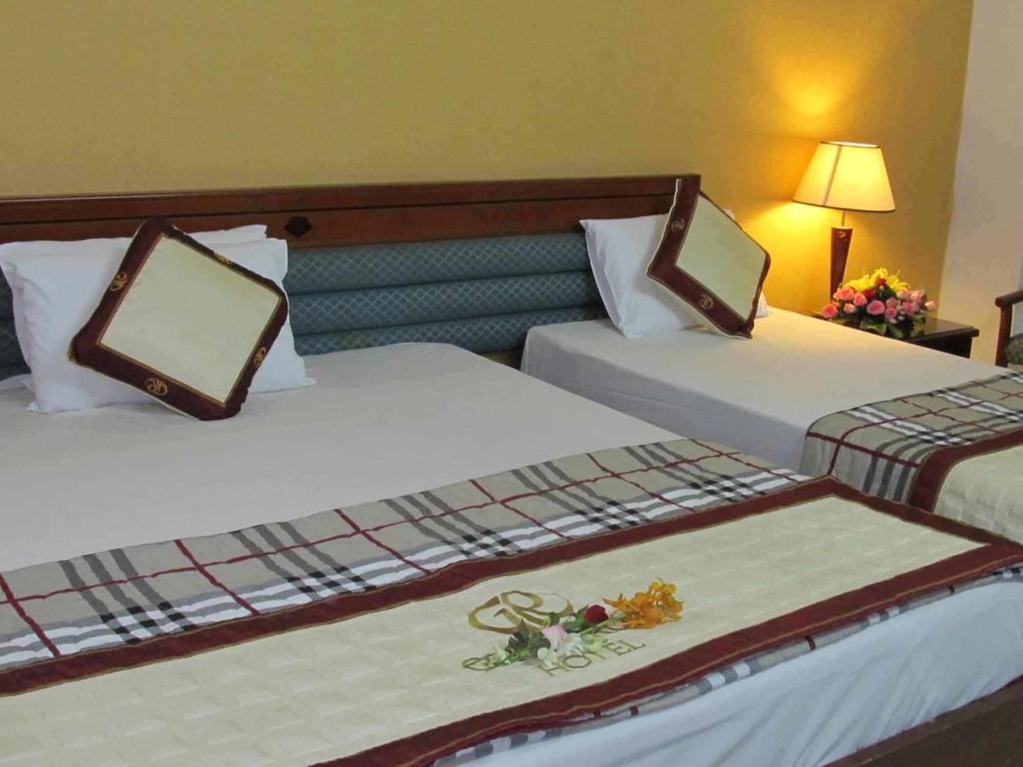 Hotel Khach San Trung Mai Thành Pho Ho Chí Minh Esterno foto