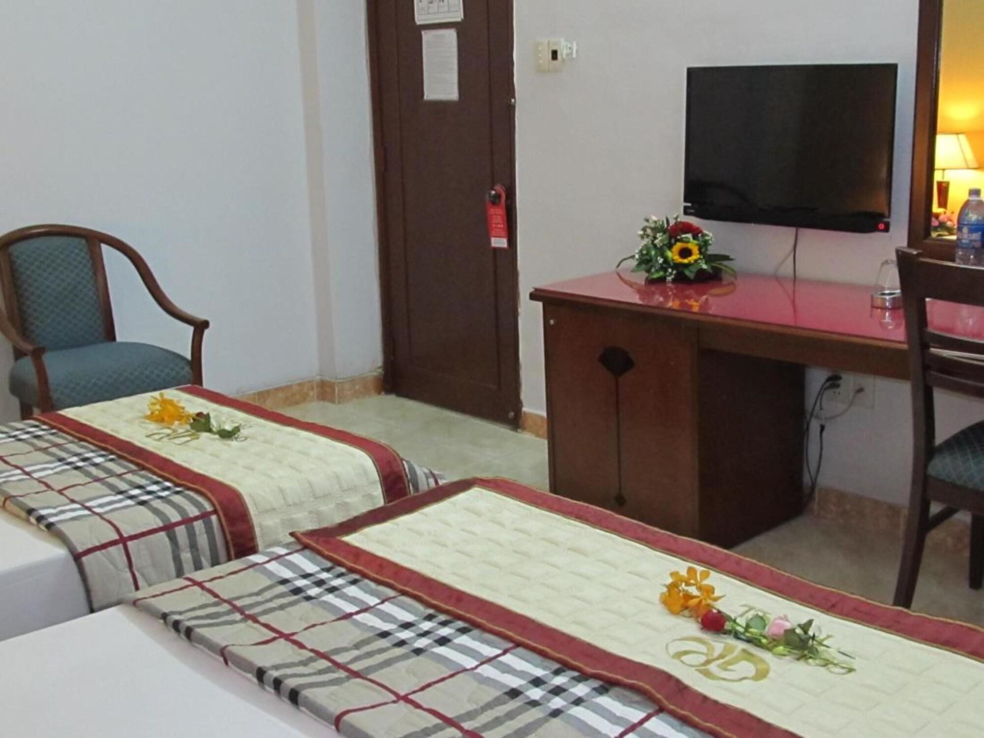 Hotel Khach San Trung Mai Thành Pho Ho Chí Minh Esterno foto