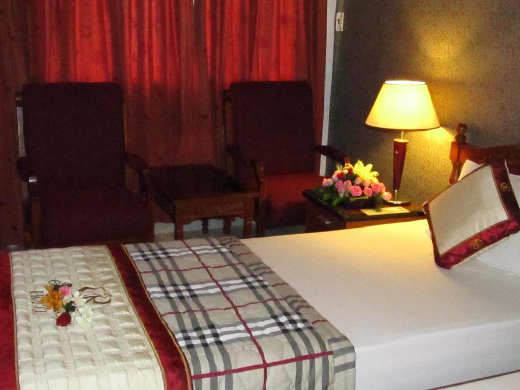 Hotel Khach San Trung Mai Thành Pho Ho Chí Minh Esterno foto