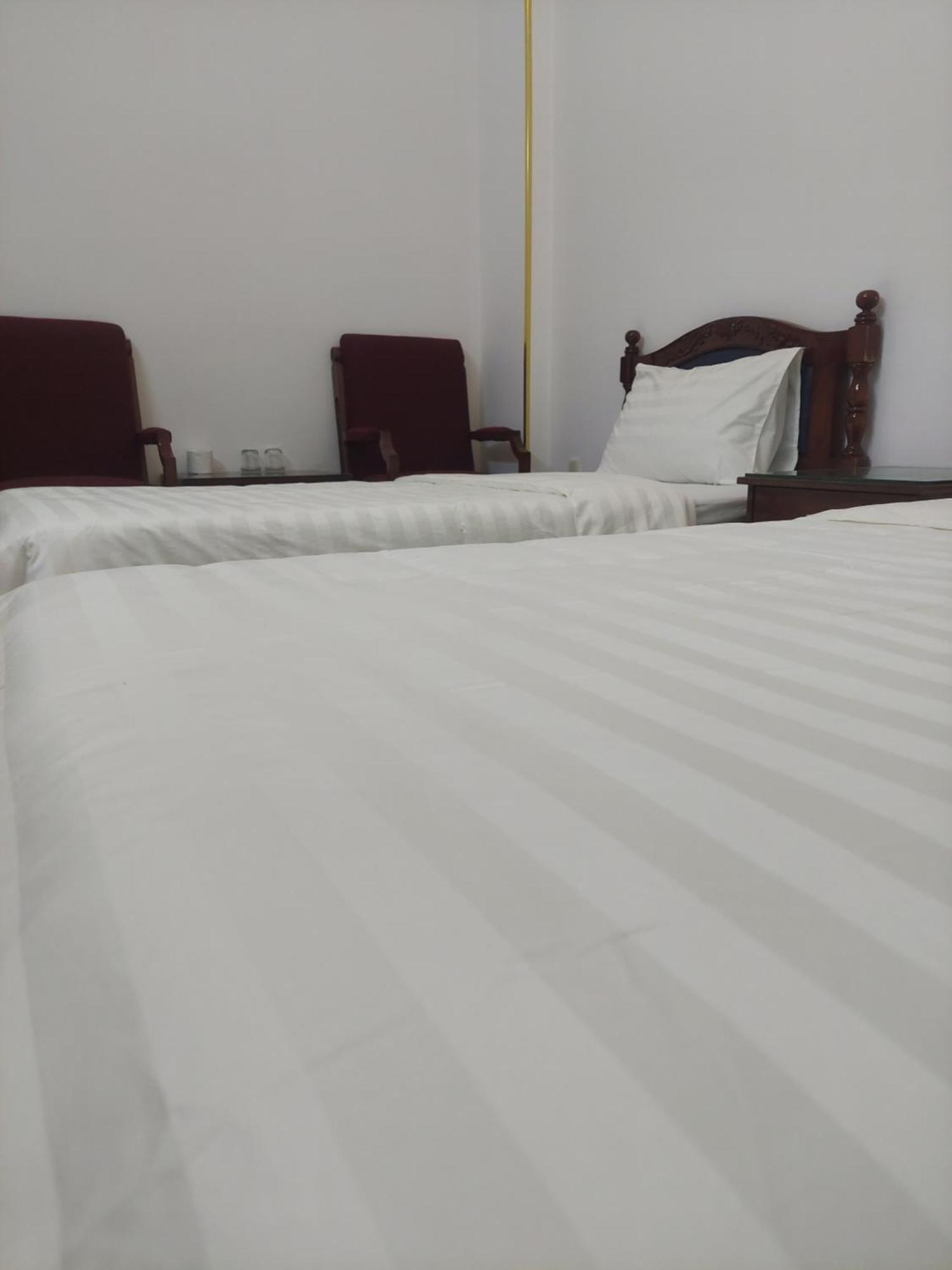 Hotel Khach San Trung Mai Thành Pho Ho Chí Minh Esterno foto