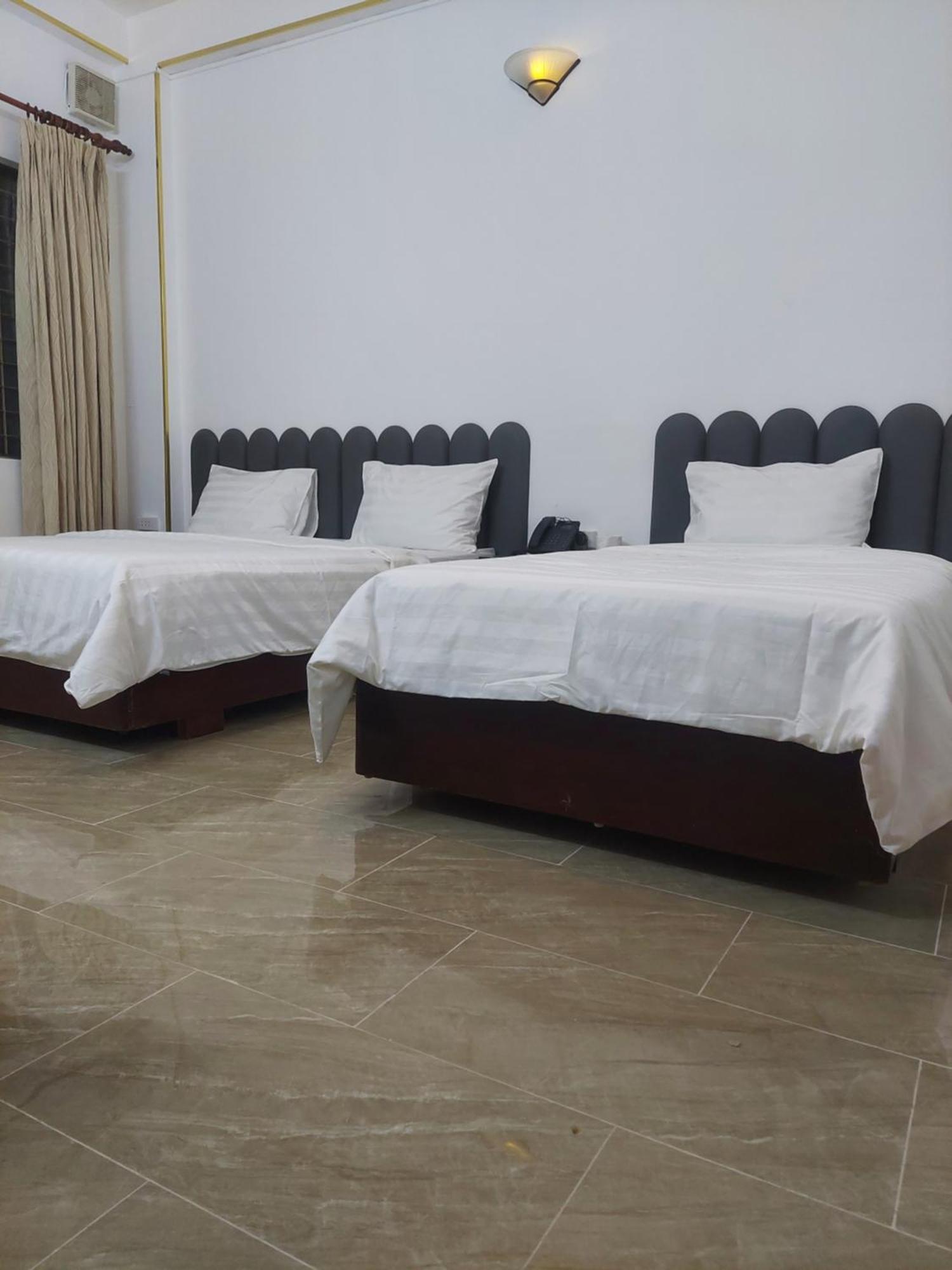 Hotel Khach San Trung Mai Thành Pho Ho Chí Minh Esterno foto