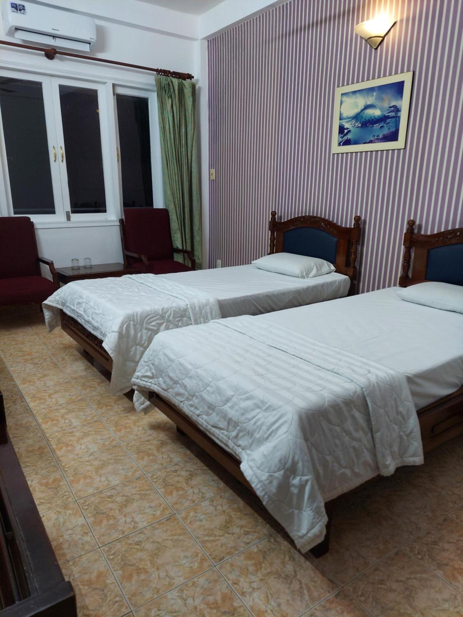 Hotel Khach San Trung Mai Thành Pho Ho Chí Minh Esterno foto