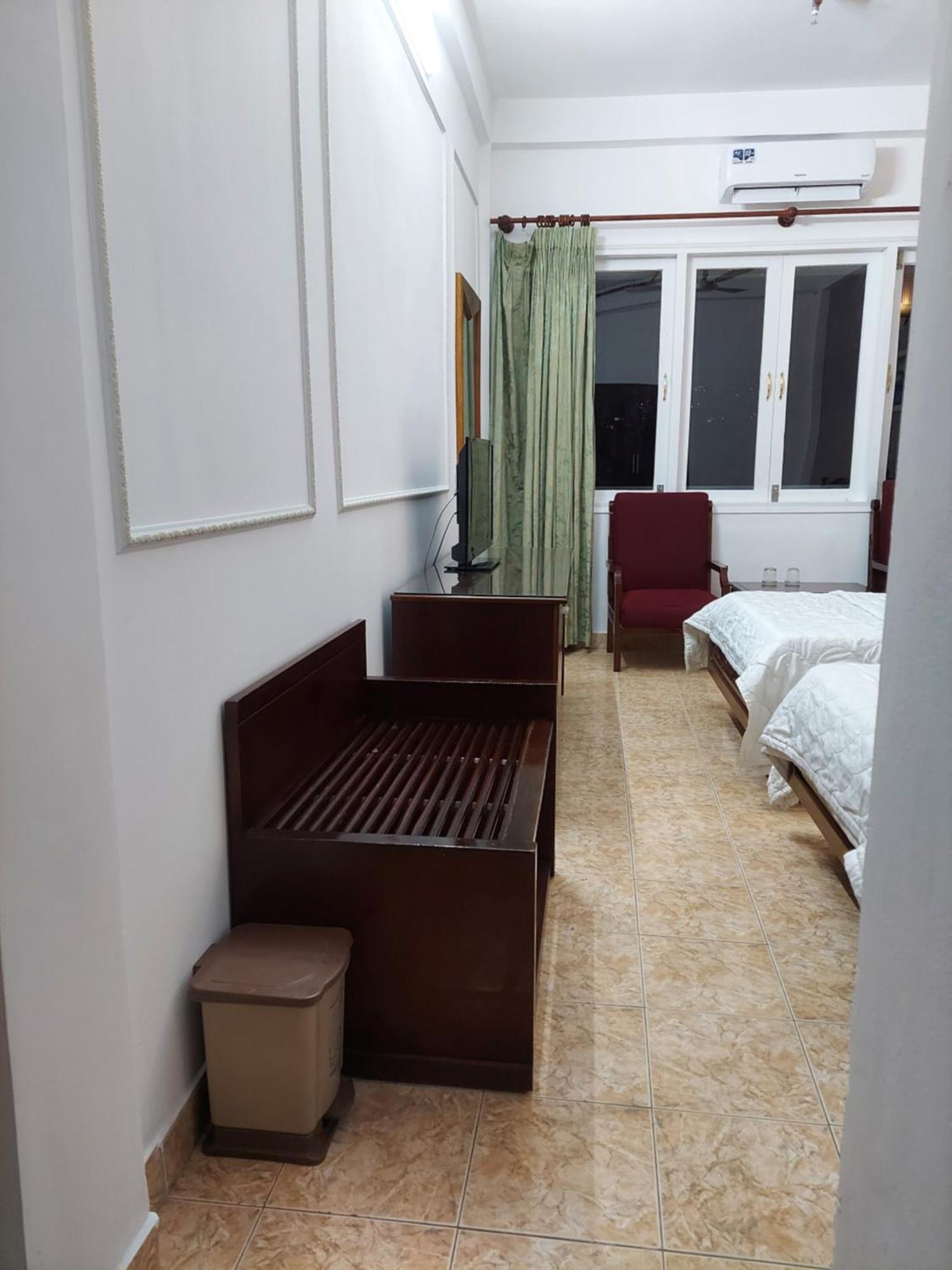 Hotel Khach San Trung Mai Thành Pho Ho Chí Minh Esterno foto