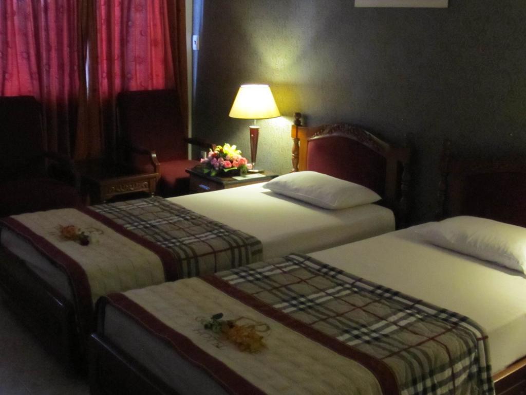 Hotel Khach San Trung Mai Thành Pho Ho Chí Minh Esterno foto