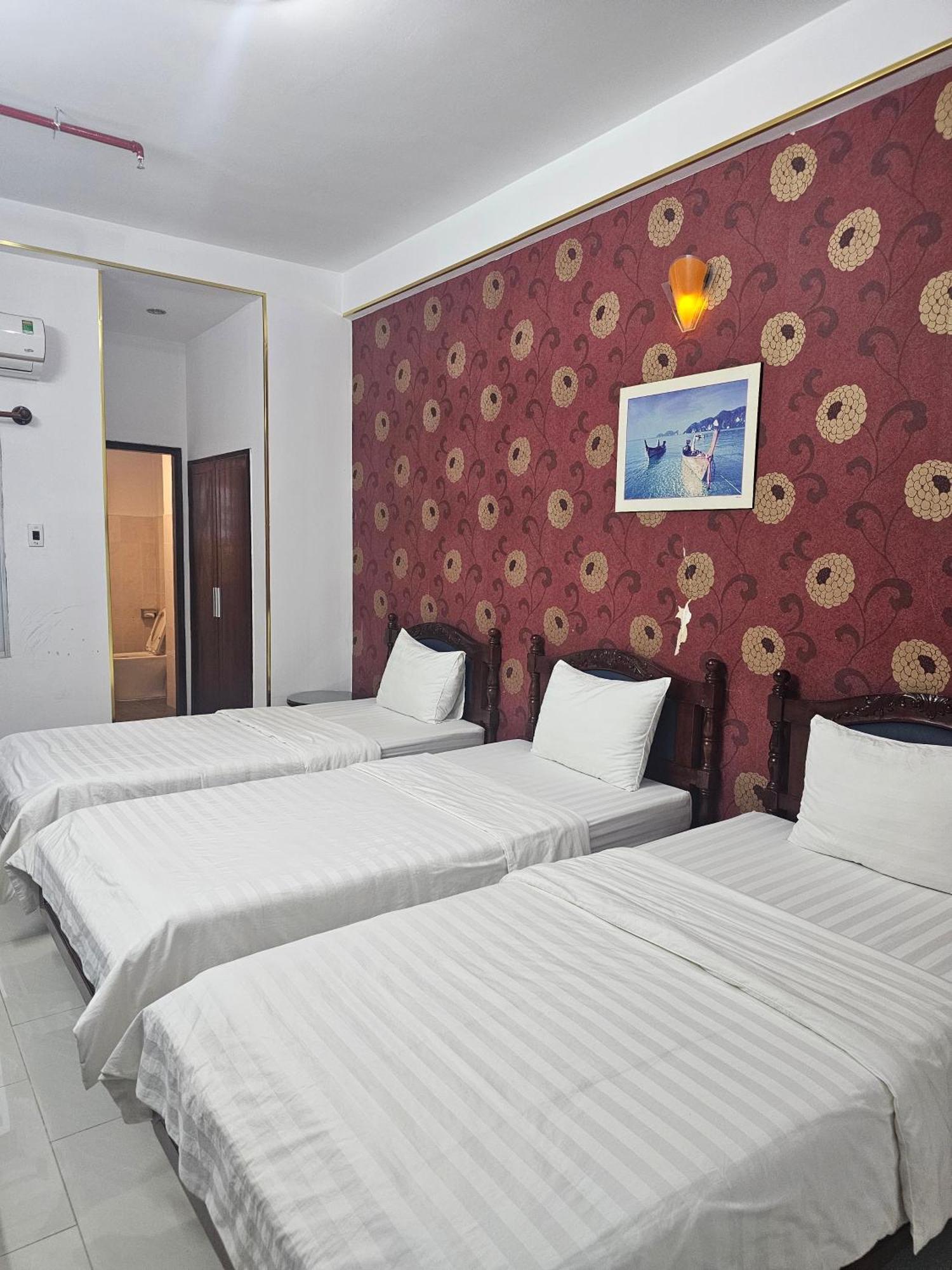 Hotel Khach San Trung Mai Thành Pho Ho Chí Minh Esterno foto