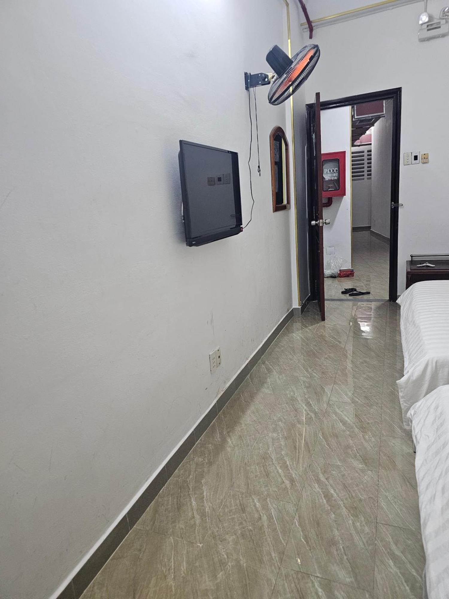 Hotel Khach San Trung Mai Thành Pho Ho Chí Minh Esterno foto