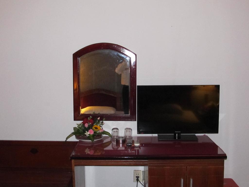 Hotel Khach San Trung Mai Thành Pho Ho Chí Minh Camera foto