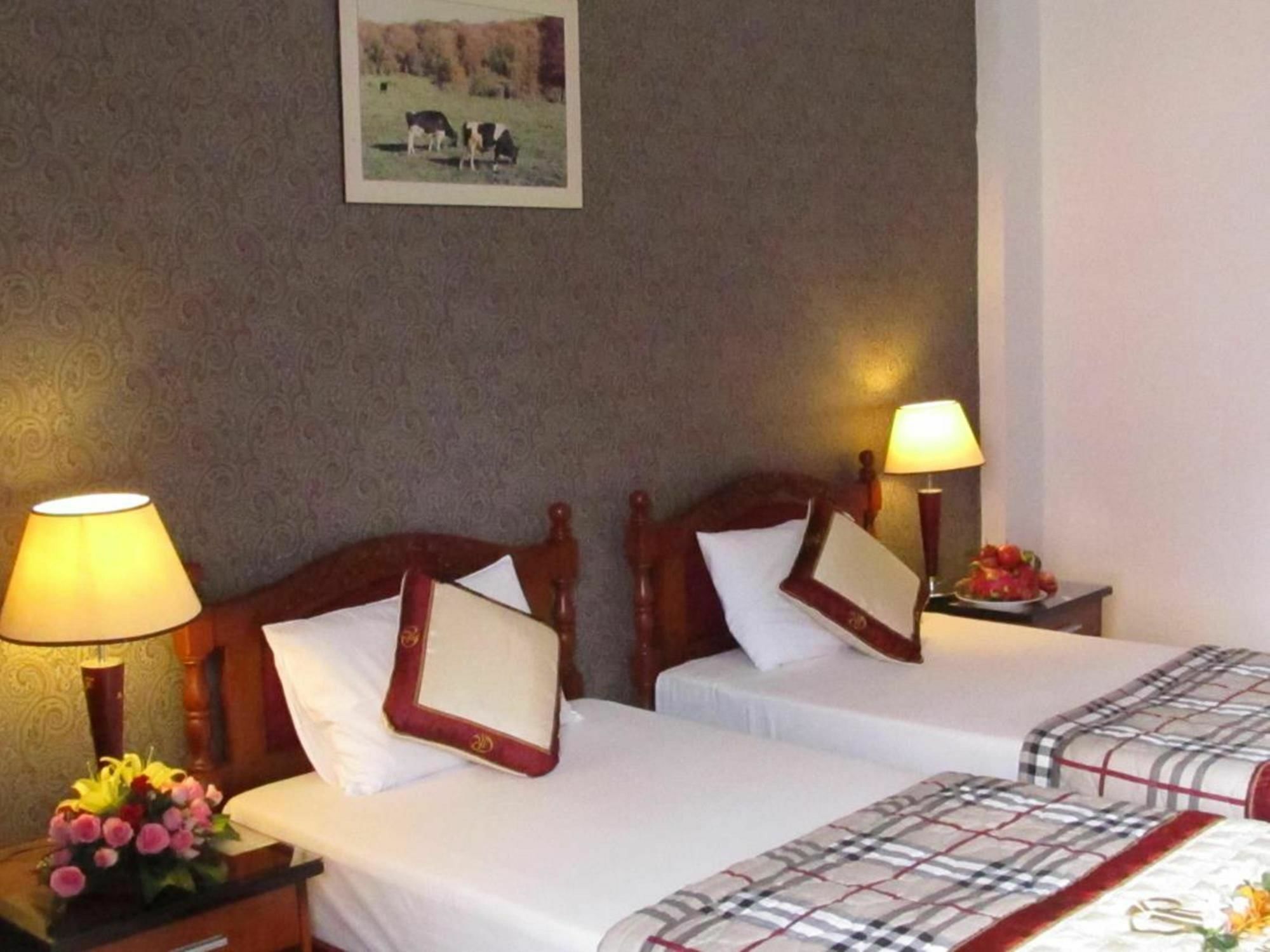 Hotel Khach San Trung Mai Thành Pho Ho Chí Minh Esterno foto
