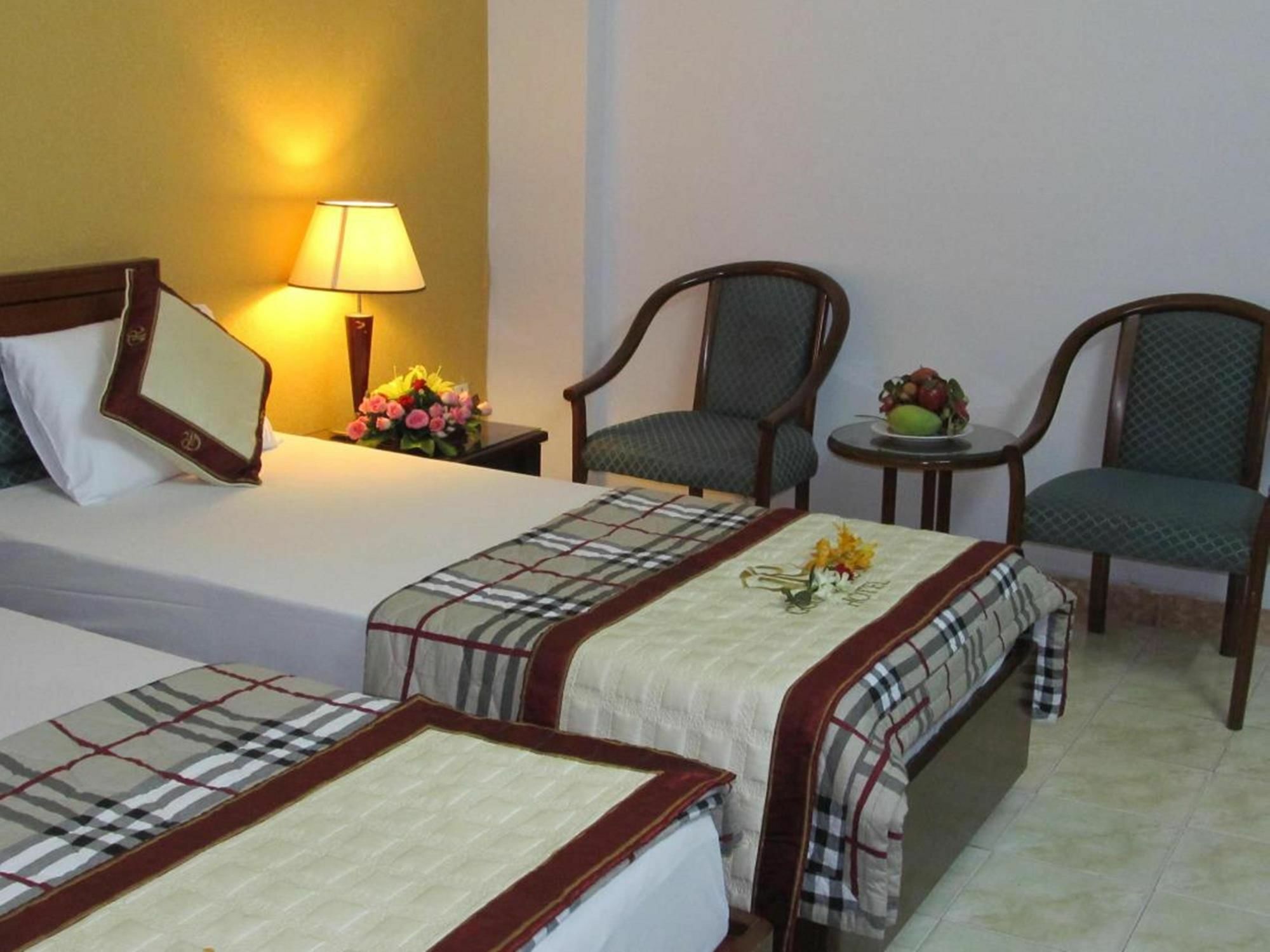 Hotel Khach San Trung Mai Thành Pho Ho Chí Minh Esterno foto